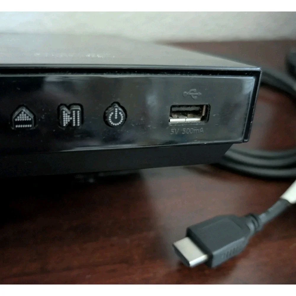 Samsung BD-EM59C 3D Blu-ray Disc Player WiFi Full HD 1080p & Remote Cable Bundle
